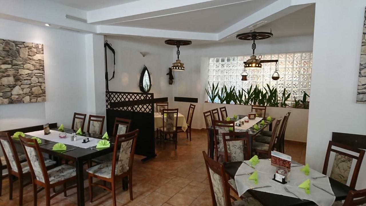 Restaurant Rosengarten Neuruppin Exterior photo